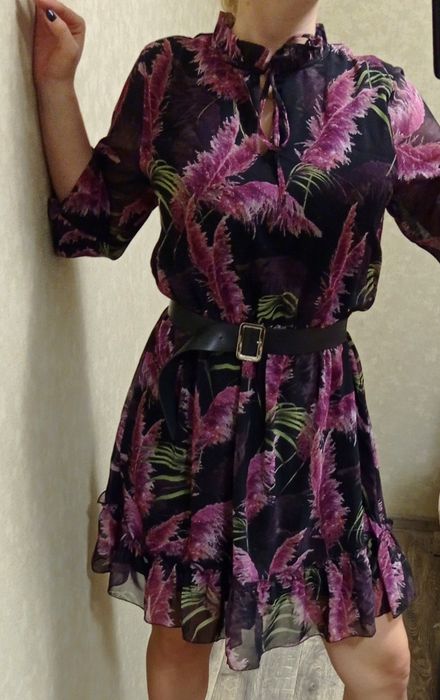 Платье цветастое шифоновое с поясом