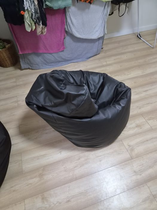 Skórzana pufa pitu pitu