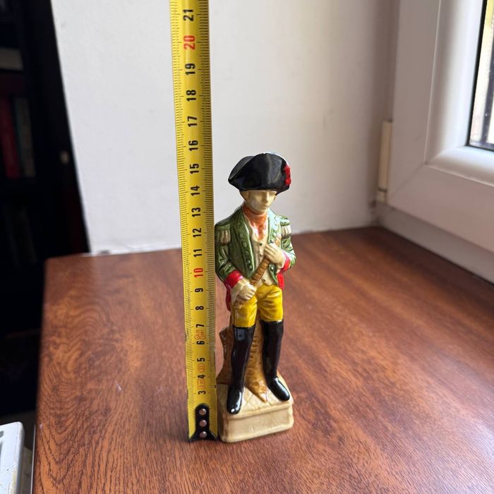 Figurka porcelanowa Żołnierz Francuski