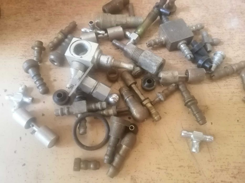 Продам штуцера и  переходники для сжатого воздуха