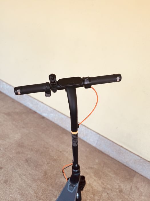 Trotinete eletrica ninebot ,25km/h,25km autonomia,300w 14,4kg de peso.