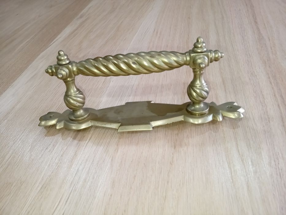 Puxador antigo para porta de entrada