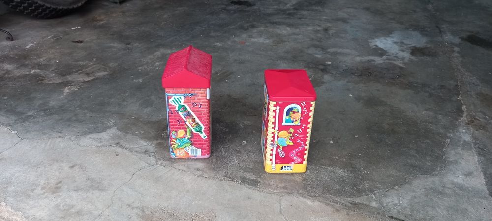 Caixas antigas em excelente estado