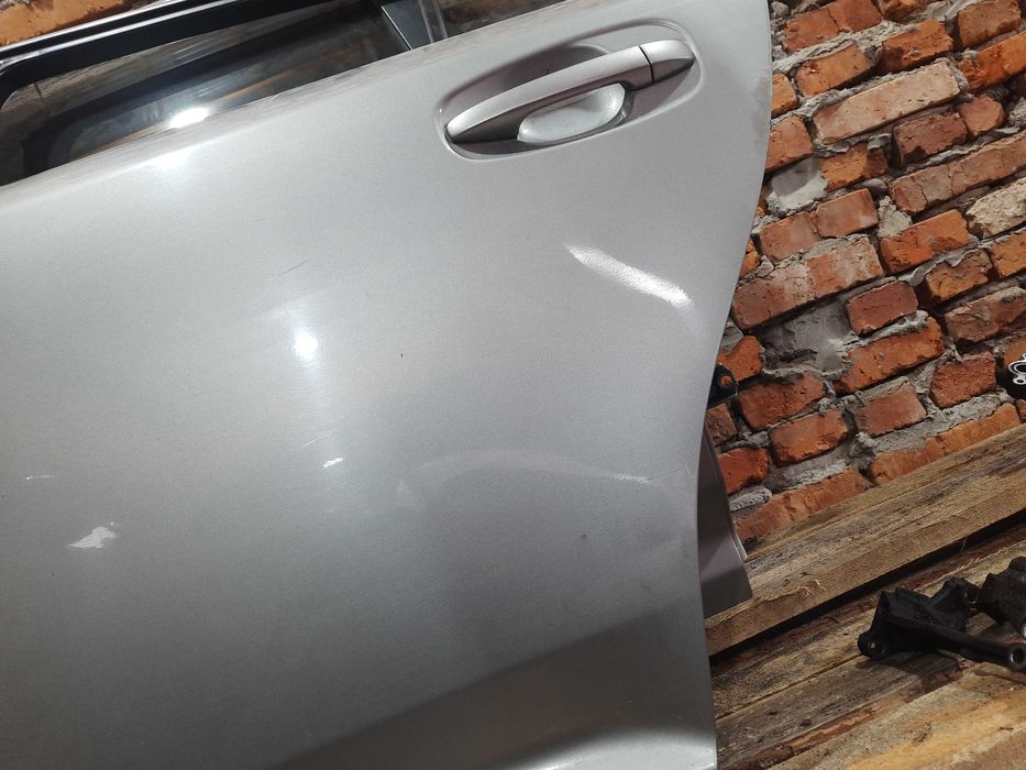 Задня ліва дверка двері дверь Тойота Авенсіс т27 універсал