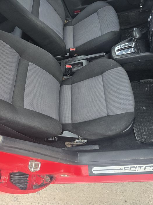 Volkswagen Golf IV 1.6 benzyna automat 2001 - 5900zł