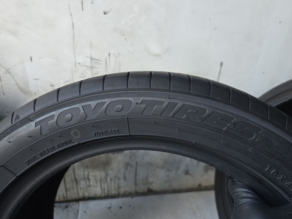Sprzedam 2 opony 215/50 17" Toyo letnie 90% 2022r