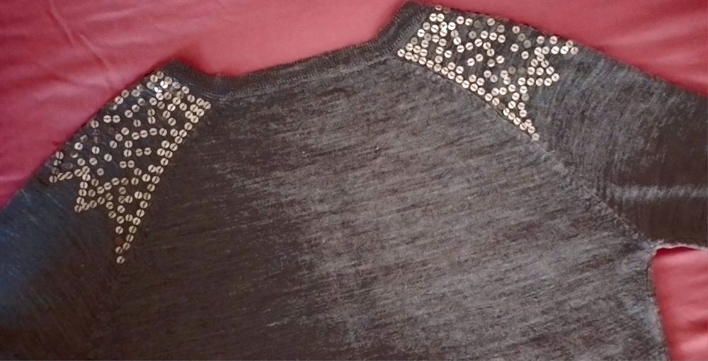 Lindíssimo casáco com lantejoulas elegante discreto  novo