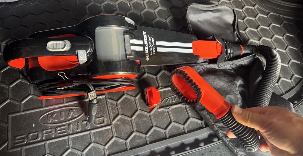 Автомобільний пилесос  Black+Decker PAV 1205