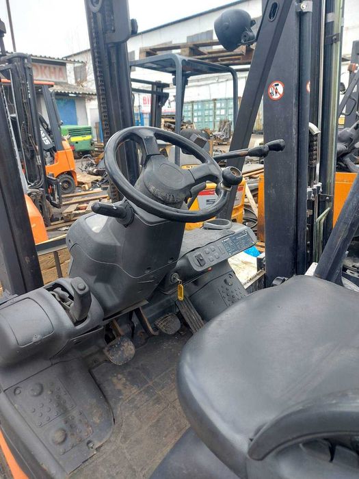 Навантажувач вилковий кара Komatsu FG15 газ 1.5т.