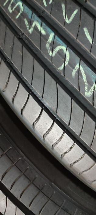 Pneus 235/45/20  semi novos