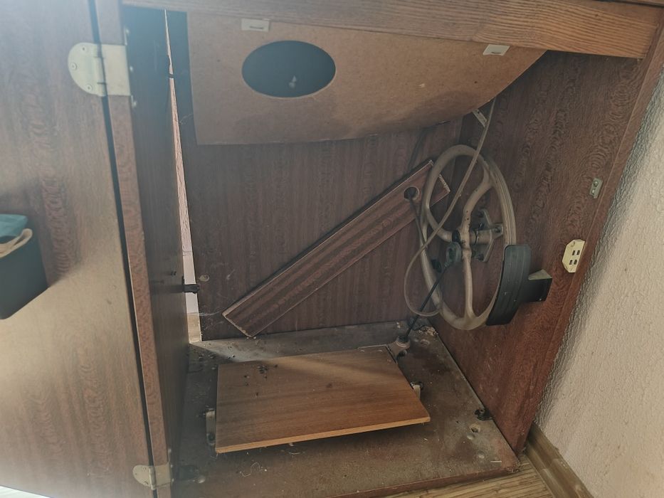 Швейная машина Подольск 142