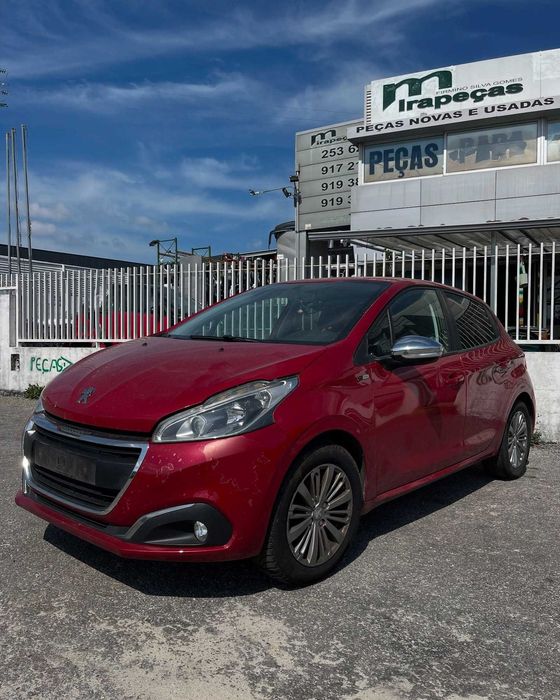Peugeot 208 de 2015 para peças!