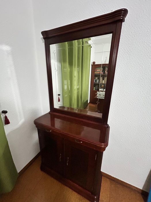 Sapateira com espelho