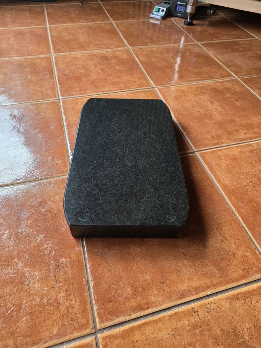 Podstawy pod kolumny podłogowe Focal Utopia BE .