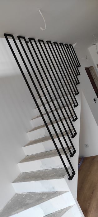Balustrady wewnętrzne oraz zewnętrzne.