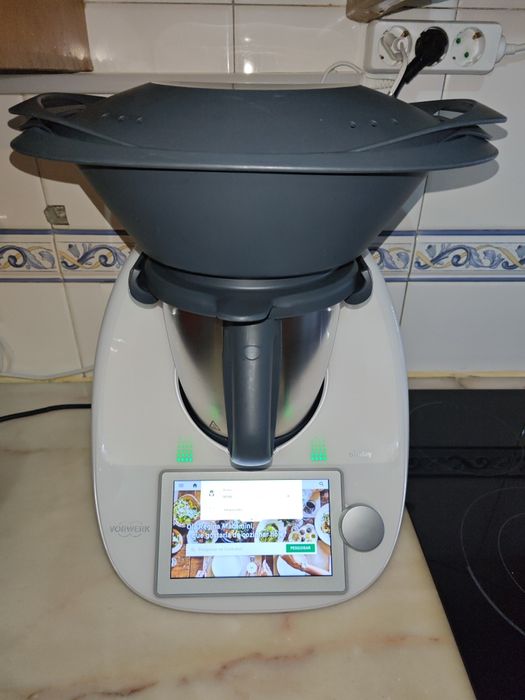 Bimby tm6 com vários acessórios e mala de transporte