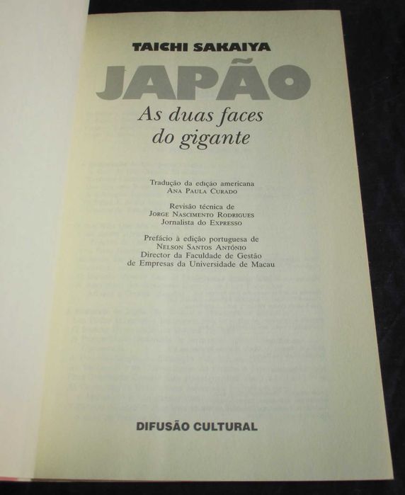 Livro Japão As duas faces gigantes Taichi Sakaiya
