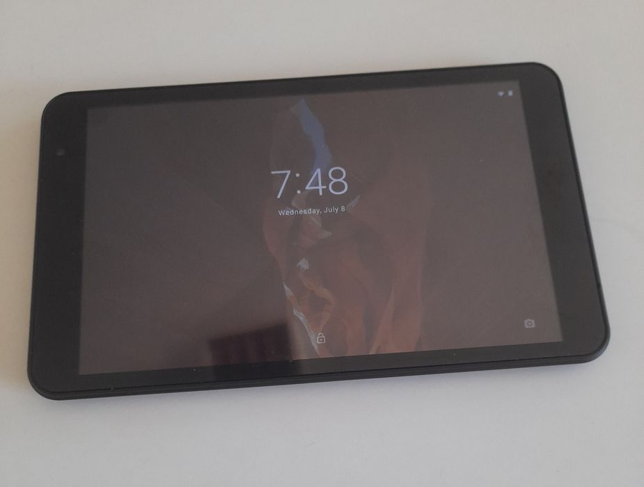 Tablet Android 8" com capacidade e teclado