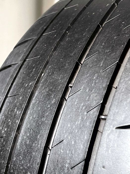 Pneus Michelin Pilot Sport 4S - 255/35/19 - Excelentes