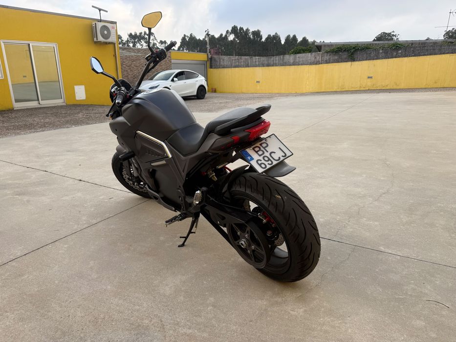 Moto 125 cc eletrica 160 km autonomia