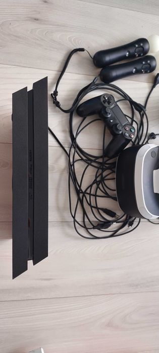 Konsola PlayStation 4+VR+gry 9 płyt  cały zestaw!!!