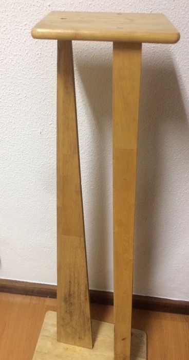 Cadeira Ikea. Espelho Antigo para Restaurar e Suporte para CDs em madeira