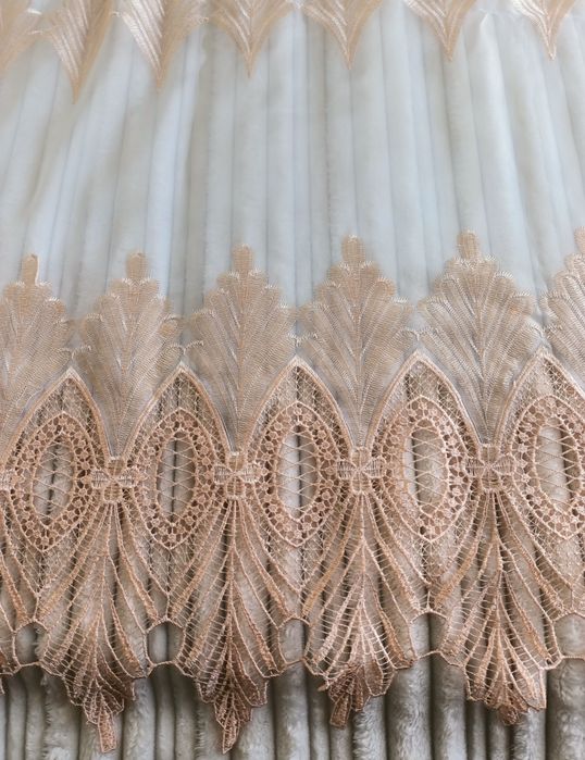 Тюль вишита, ширина 5.50 м.