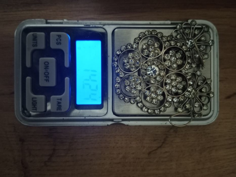 Продам брошку 1550 грн.,