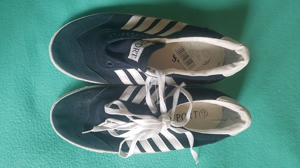 Trampki rozm. 42-43 (nowe)