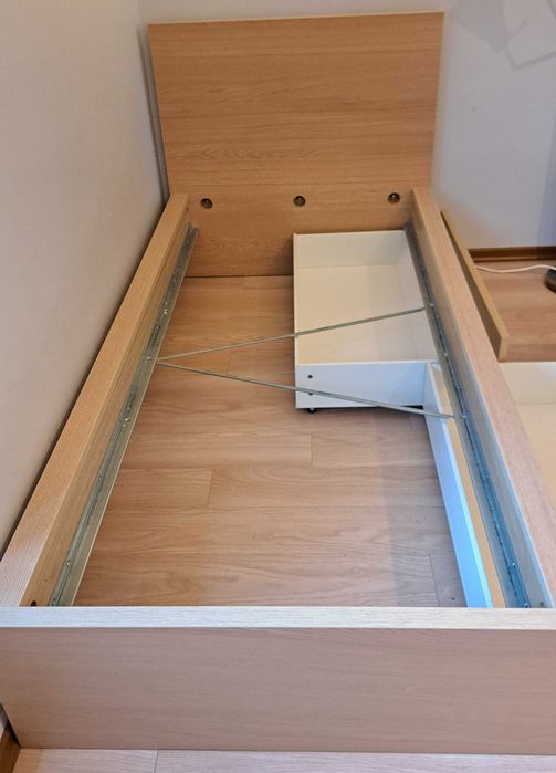 Łóżko Ikea MALM  90x200, szuflady, stelaż