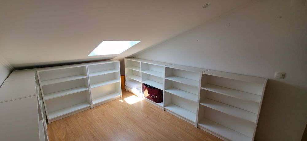 Estantes para livros ou sapatos