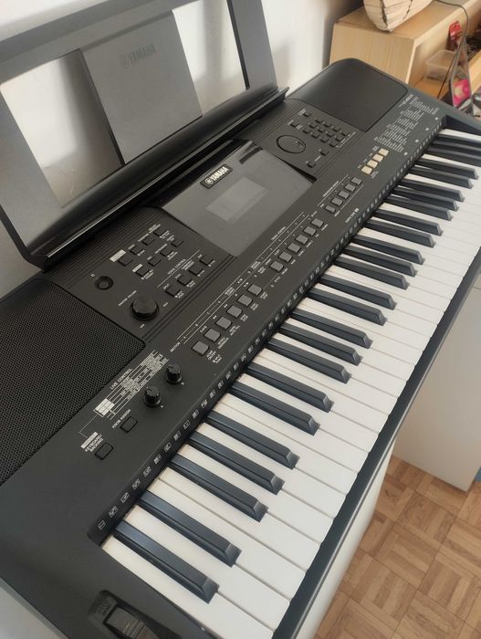 Teclado Yamaha PSR-E-463