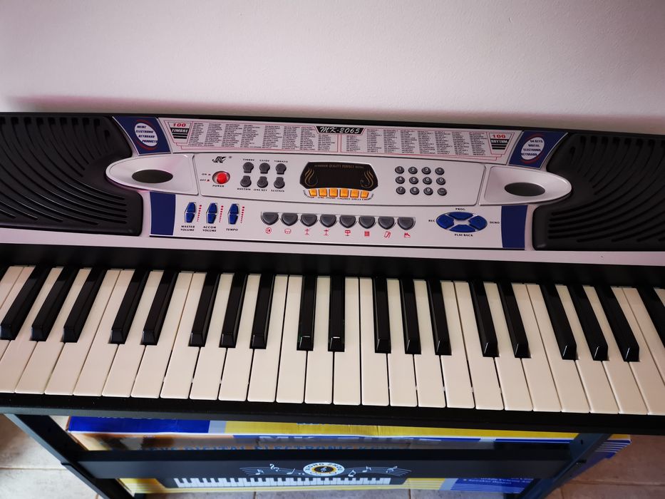 Piano/órgão pouco uso