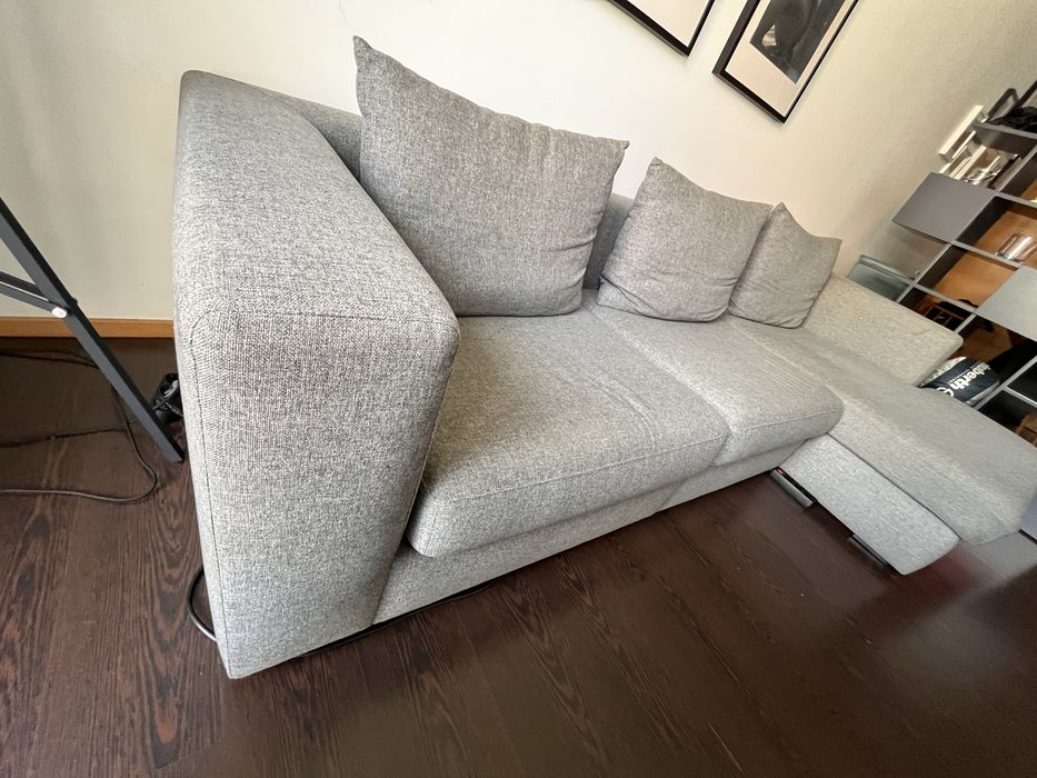 Sofá com chaise longue