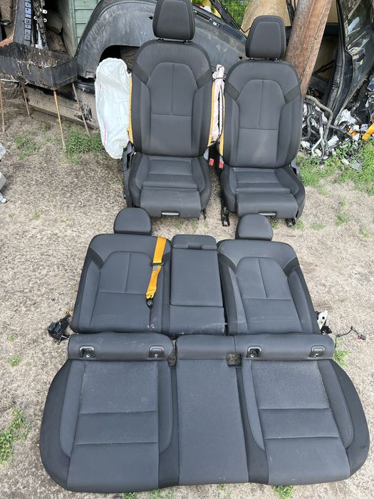 Салон і ремні Performance Polestar 2