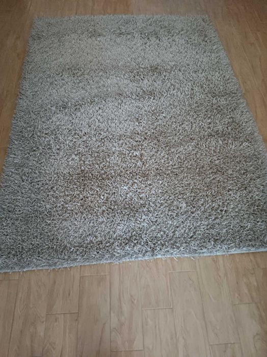 Gray Carpet429127667863398401