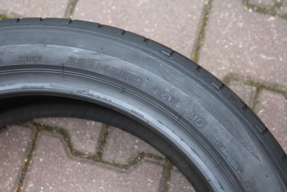 225 45 R18 Bridgestone Potenza S001
