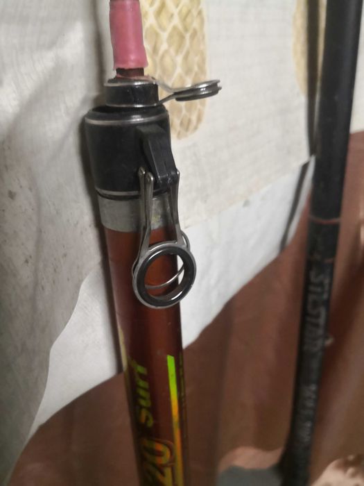 2 canas de pesca com extensor