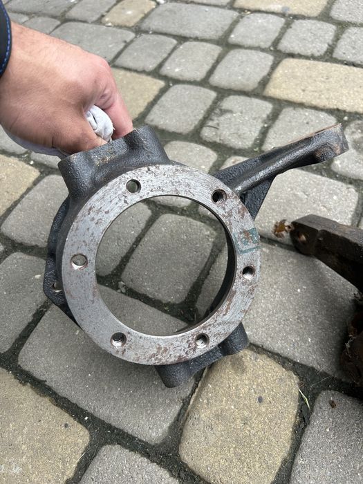 Поворотний кулак корпус НОВИЙ УАЗ