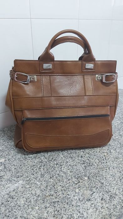 7€ Vendo bolsa, de viagem,em couro camel