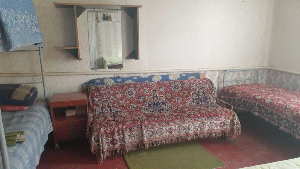 Здаеться кімната в маленькому  будинку в Лісовій Бучі .