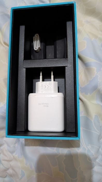 Vendo telemóvel marca onplus norde2  5G caixa cabeço duas  capa