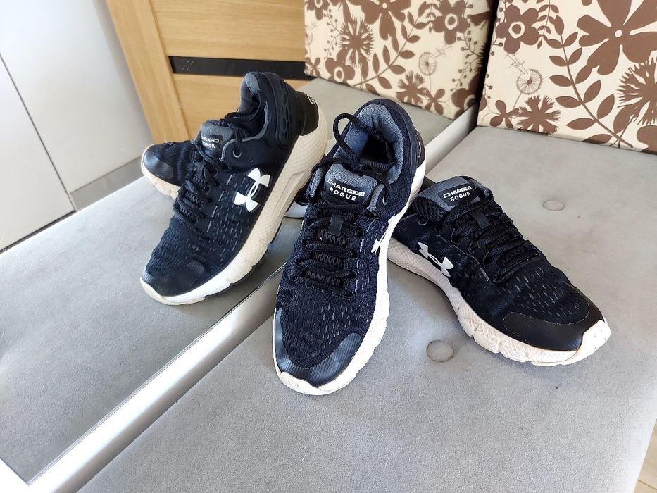 Buty sportowe Under armour roz 38 Charged Rogue