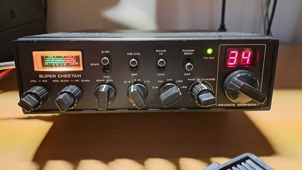Super Cheetah Pearce Simpsom Rádio  CB - Super Star 3900