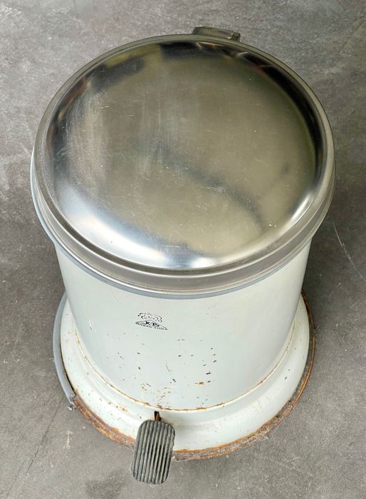 Caixote do lixo balde vulcão estilo Bauhaus