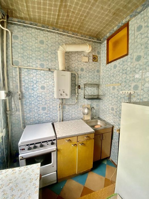 Продам 3 кімнатну сталінку в центрі Кам'янського.