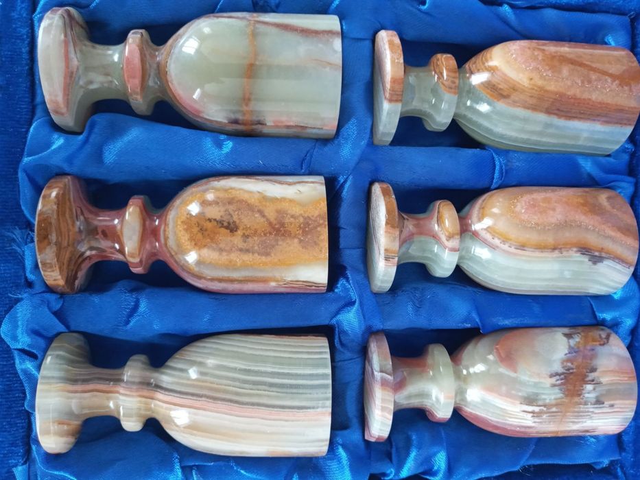 Рюмки из оникса новые