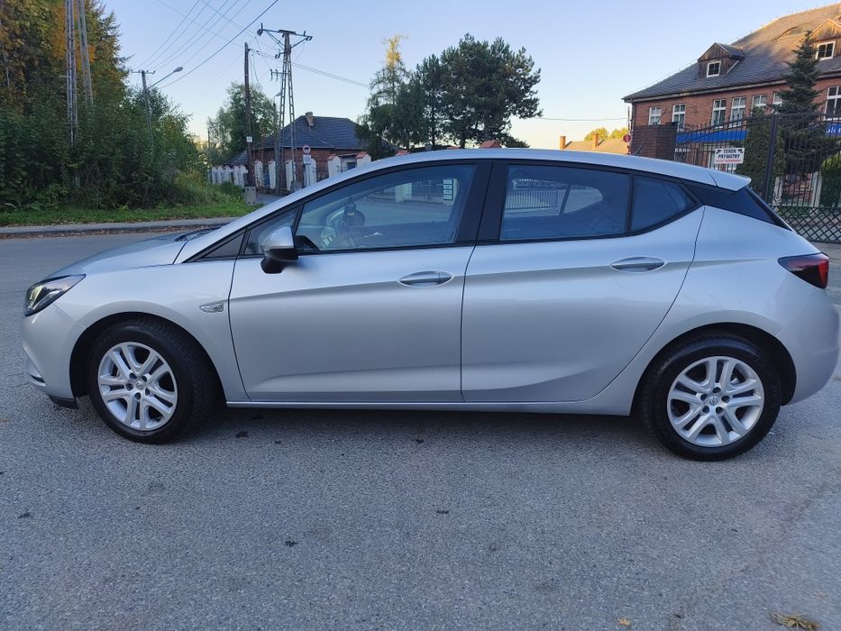 Sprzedam Opel Astra 2019