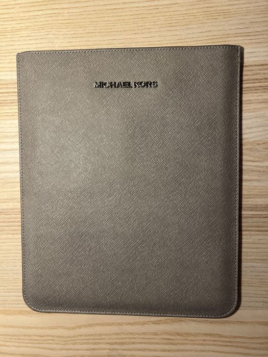 Michael Kors etui na tablet iPad 11 PRO skórzany szary NOWY