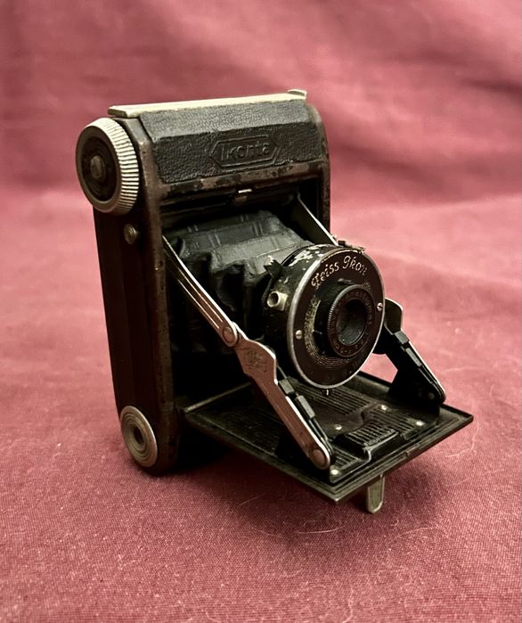 Rara camera de fole Baby Ikonta da Zeiss